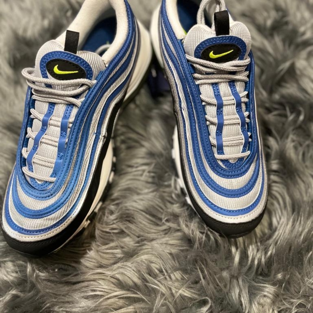 Nike shoes